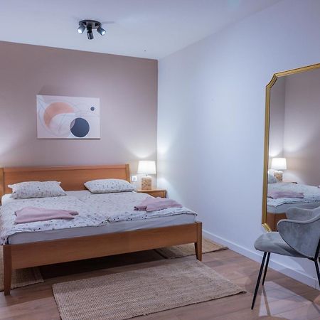 Apartman Rose-2025 Renovated Garden View Poreč Buitenkant foto